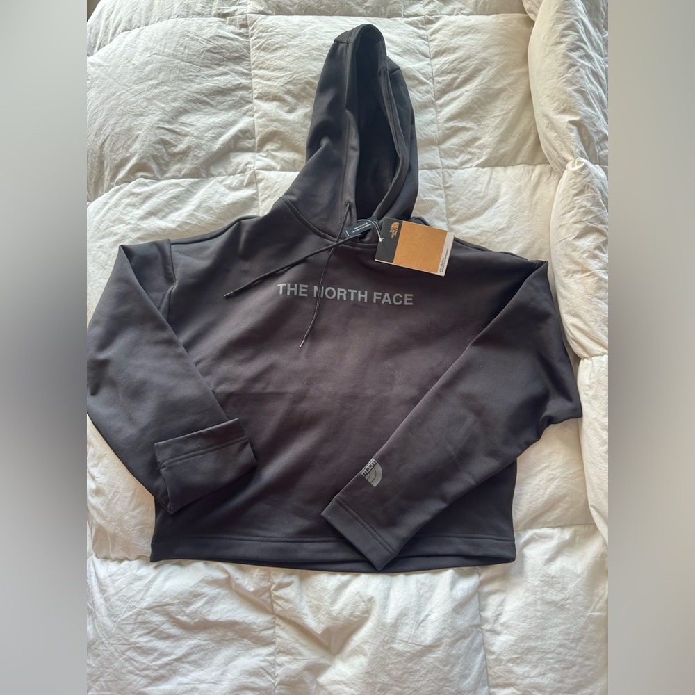 New with tags: small black north face hoodie